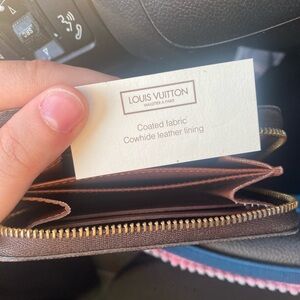 Louis Vuitton zippy coin purse